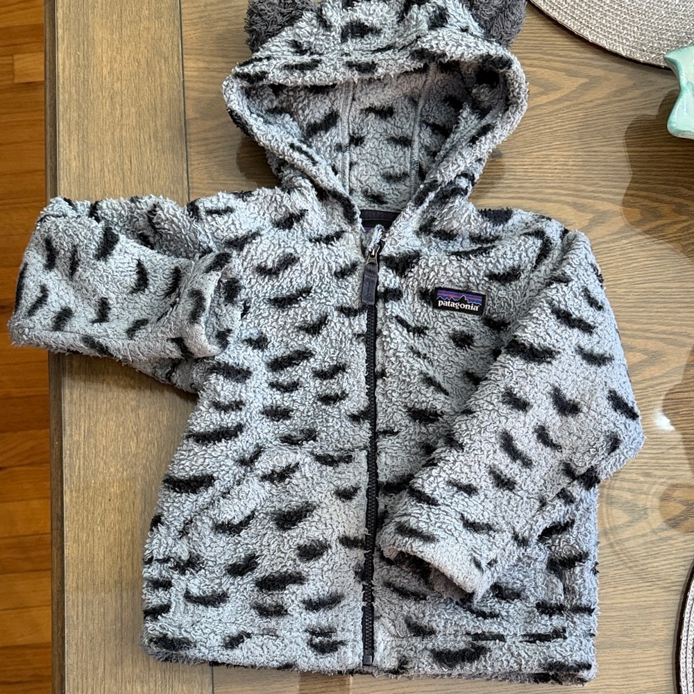 Patagonia Fuzzy Gray and Black Patterned Jacket